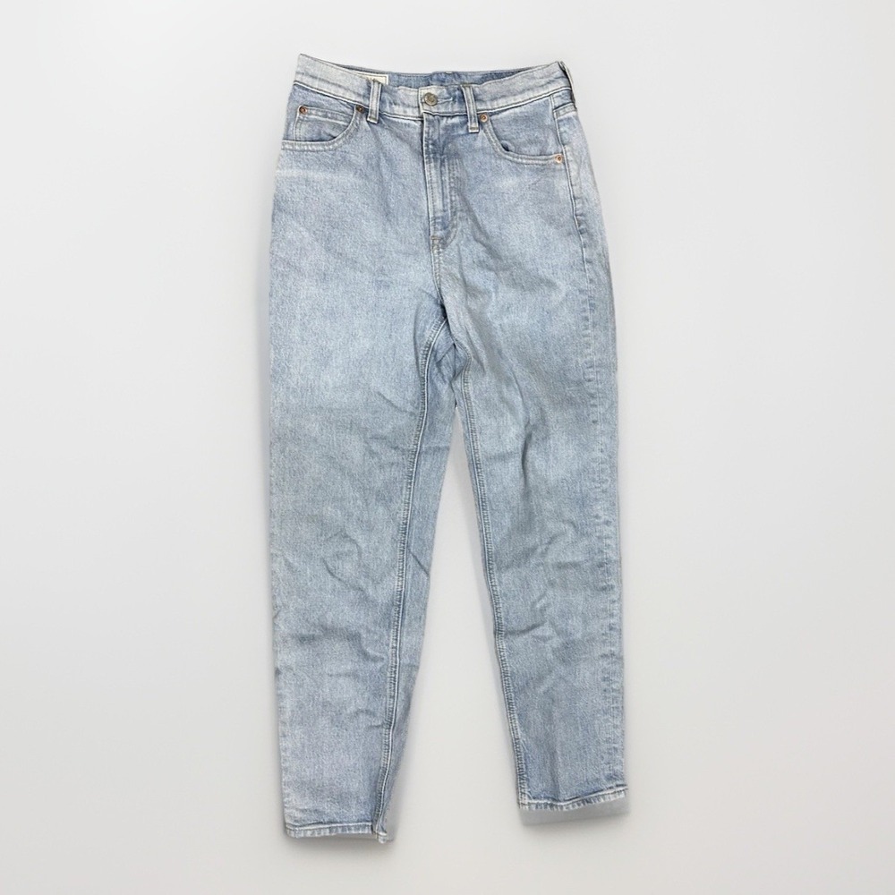 GAP‎ Jeans Women 26 Blue High Rise Mom Fit Light Wash Denim